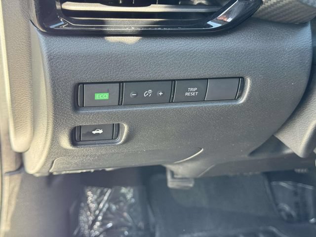Used 2024 Nissan Sentra SV FWD image 22
