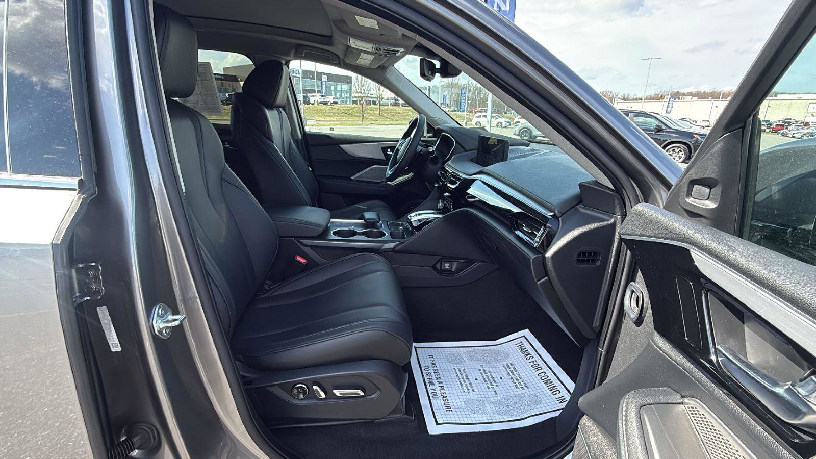 Used 2023 Acura MDX SH-AWD image 16