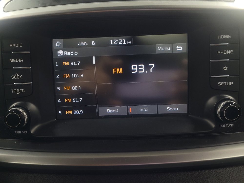 Used 2020 Kia Sorento LX image 25