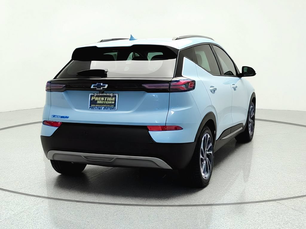 Used 2023 Chevrolet Bolt EUV Premier w/ Sun & Sound Package FWD image 7