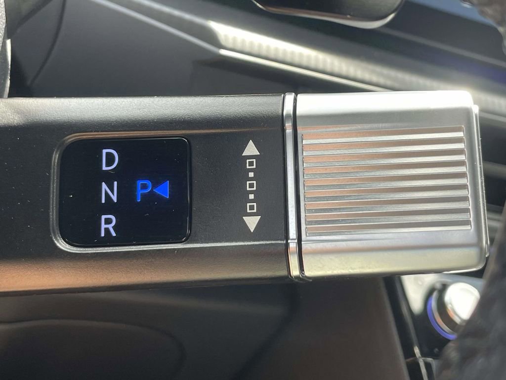 Used 2025 Hyundai Santa Fe Calligraphy FWD image 25