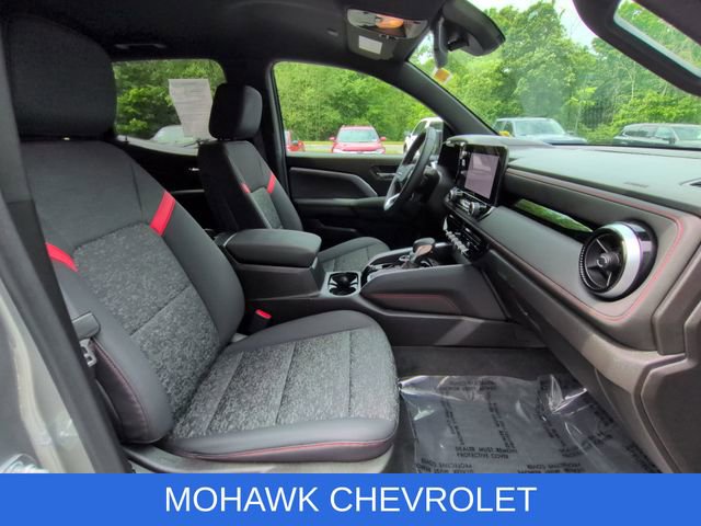 Used 2024 Chevrolet Colorado Z71 w/ Z71 Convenience Package 2 AWD/4WD image 29