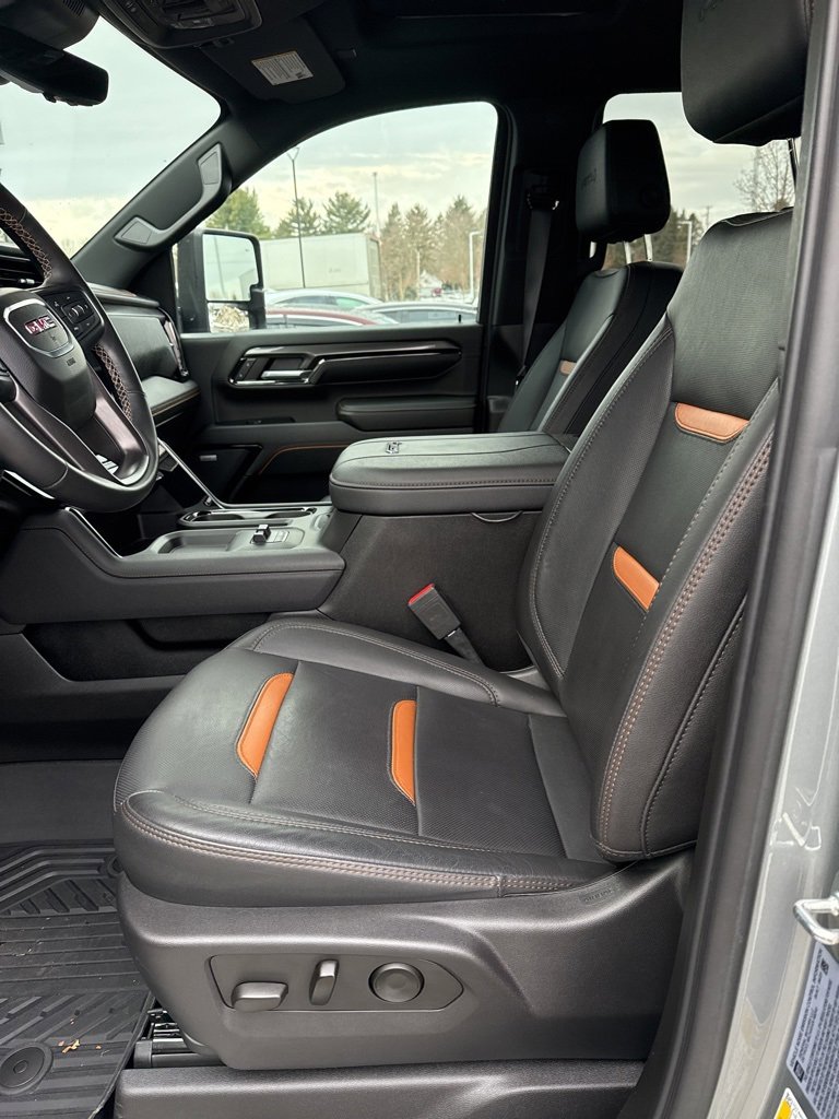Used 2024 GMC Sierra 2500 AT4 w/ AT4 Premium Plus Package image 4