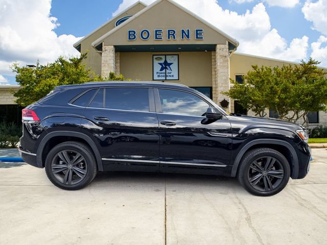 Used 2020 Volkswagen Atlas Cross Sport SE w/ Panoramic Sunroof Package FWD image 6