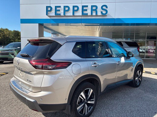 Used 2024 Nissan Rogue SL w/ SL Premium Package AWD/4WD image 5