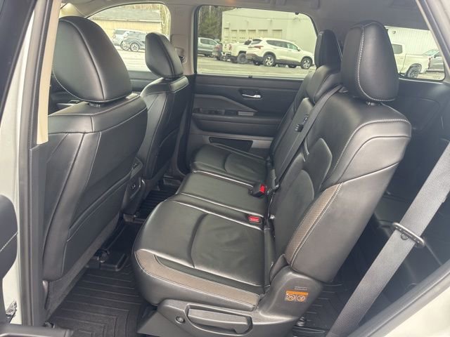 Used 2022 Nissan Pathfinder SL w/ Cargo Package image 22