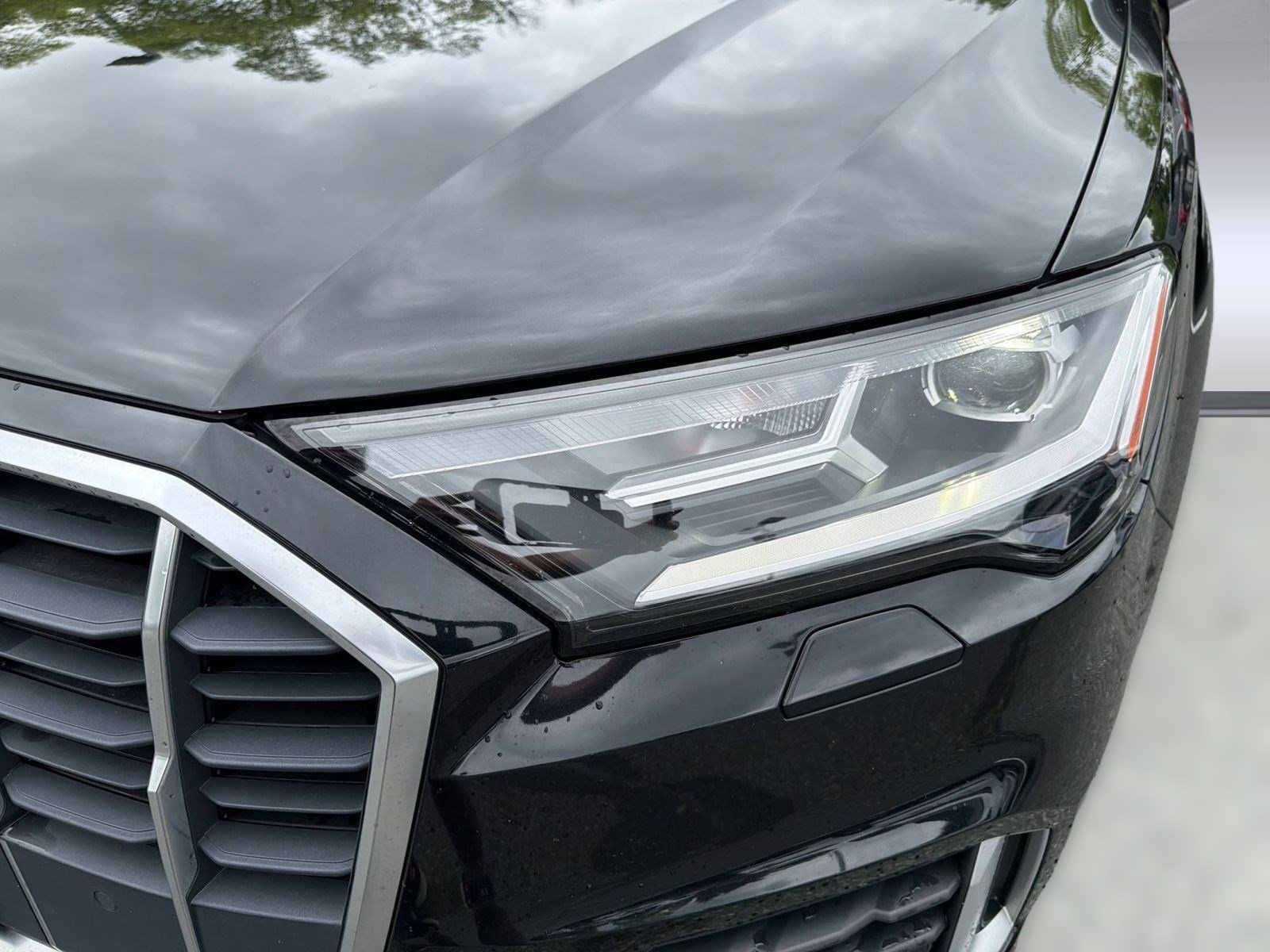 Used 2020 Audi Q7 3.0T Premium Plus w/ Premium Plus Package AWD/4WD image 12