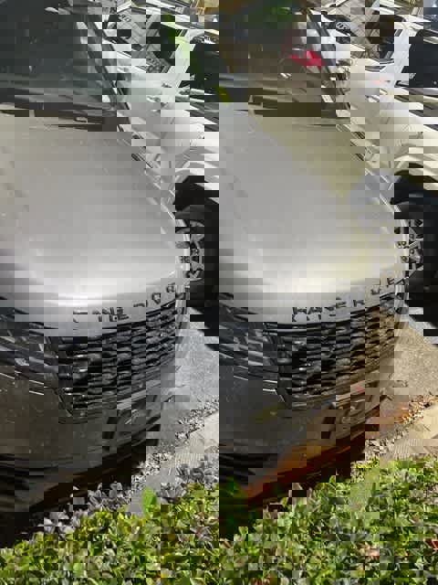 Used 2021 Land Rover Range Rover Velar R-Dynamic S image 22