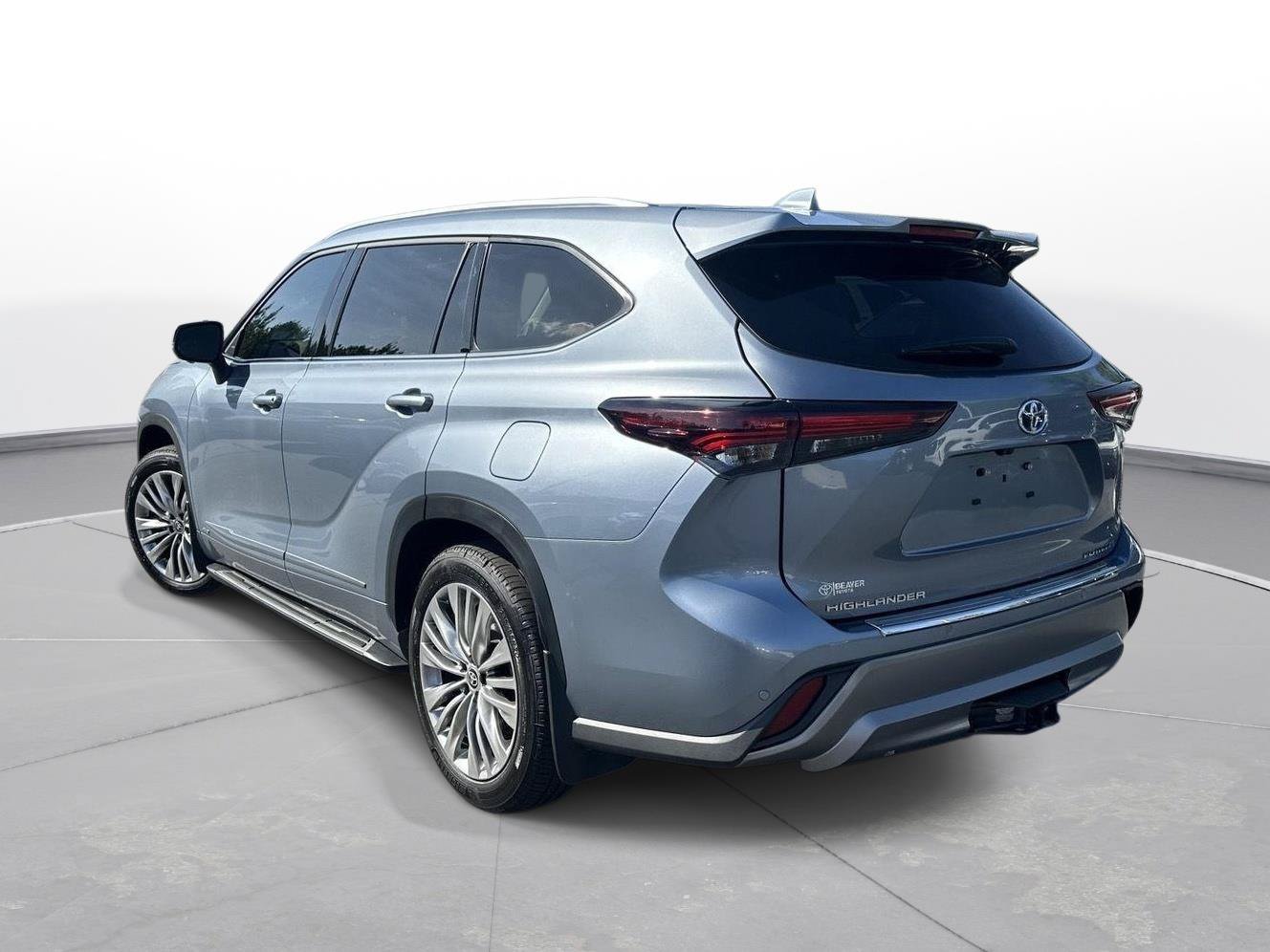 Certified 2024 Toyota Highlander Platinum AWD/4WD image 8