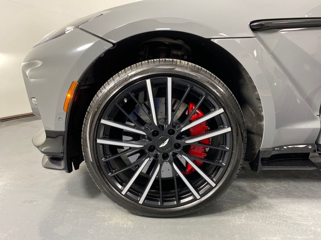 Used 2024 Aston Martin DBX 707 image 35