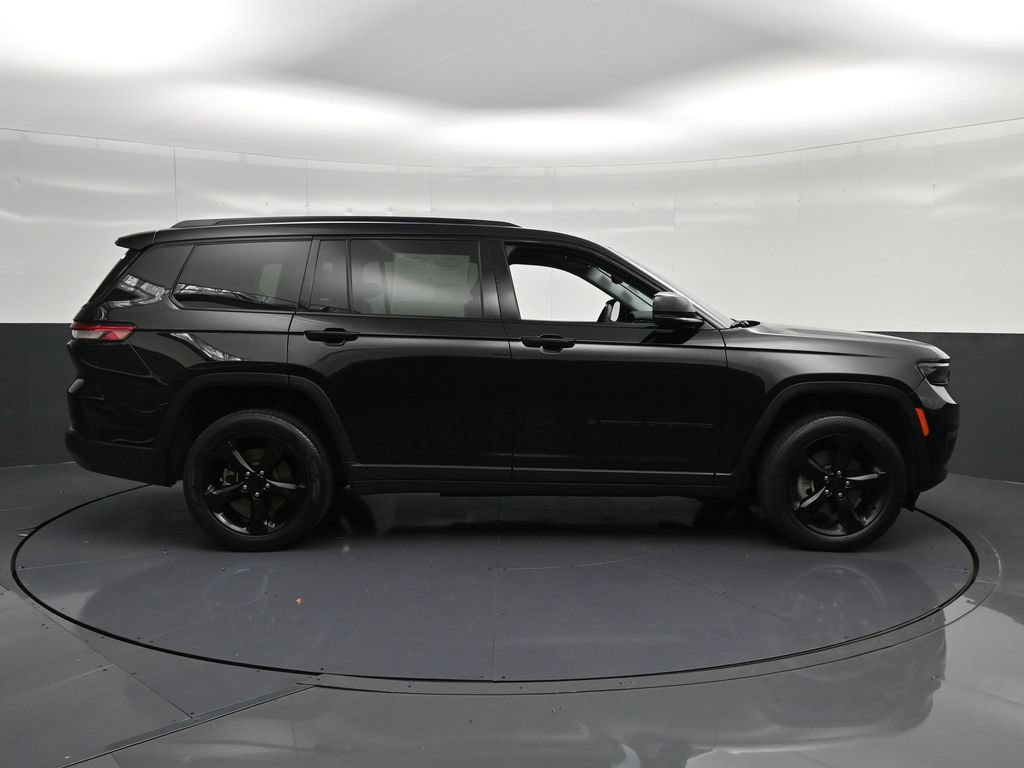 Used 2024 Jeep Grand Cherokee L Limited w/ Black Appearance Package RWD image 4