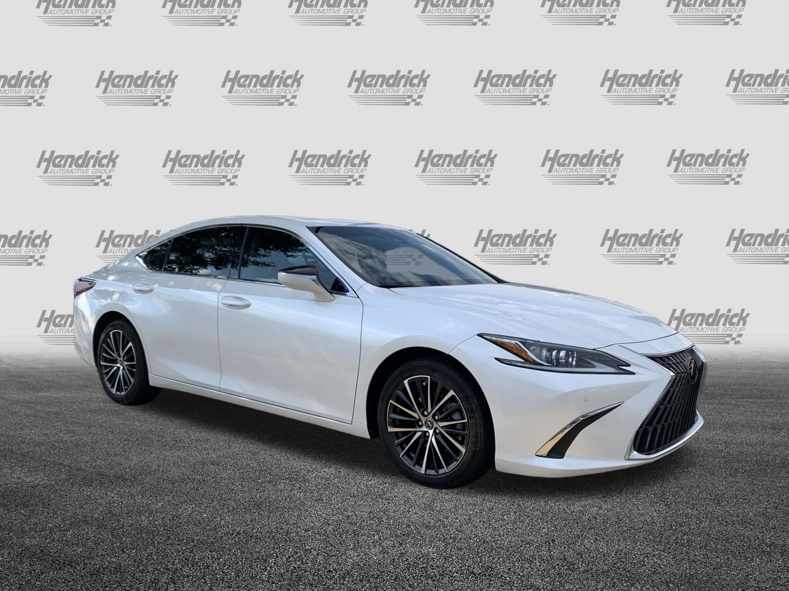 Used 2025 Lexus ES 300h w/ Premium Package FWD image 2