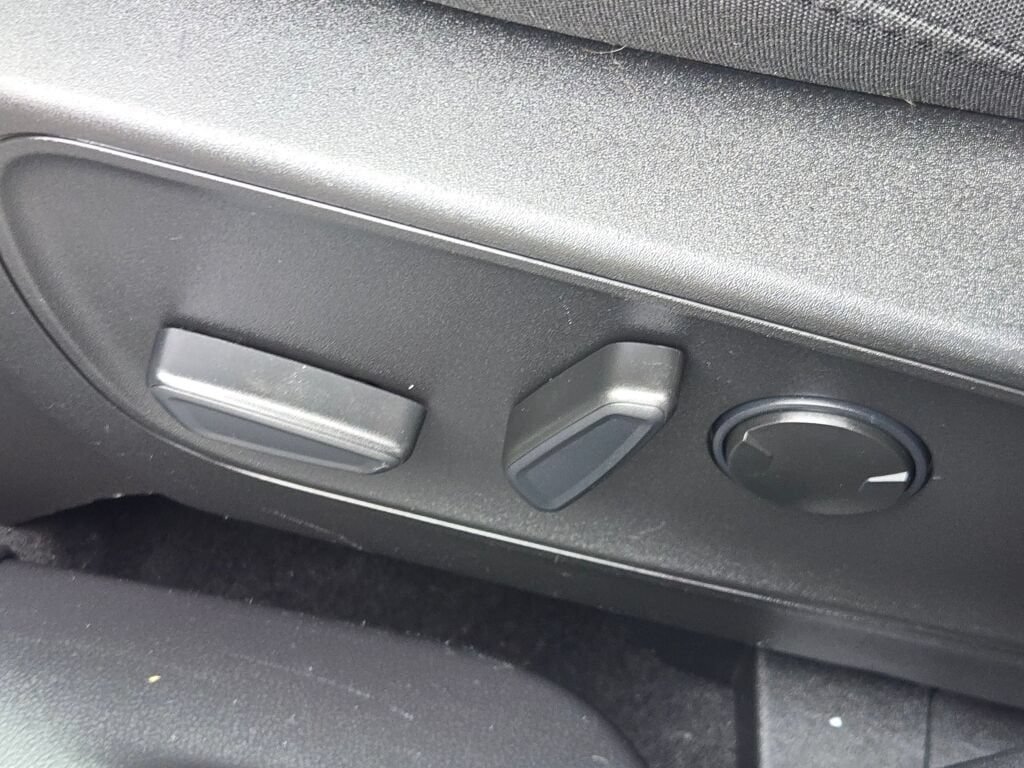 Used 2023 Ford Escape Active w/ Tech Pack #1 AWD/4WD image 12