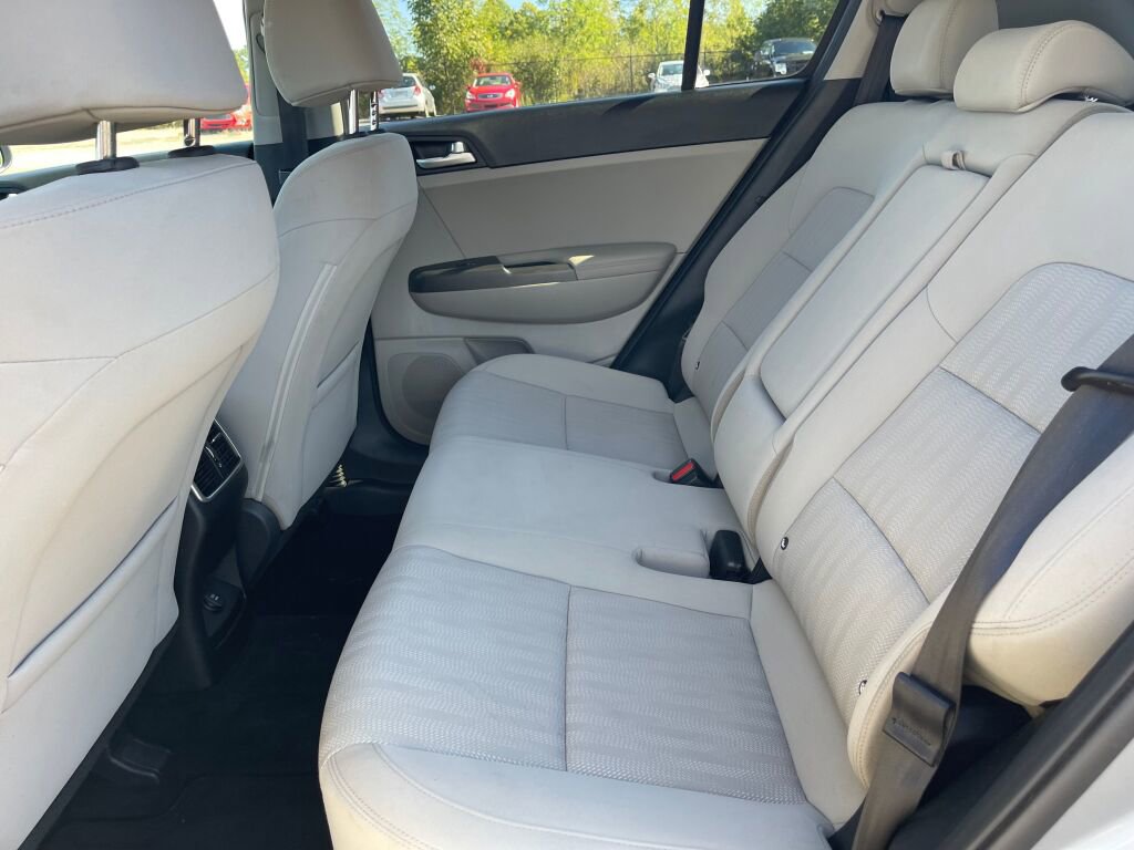Used 2020 Kia Sportage LX image 17