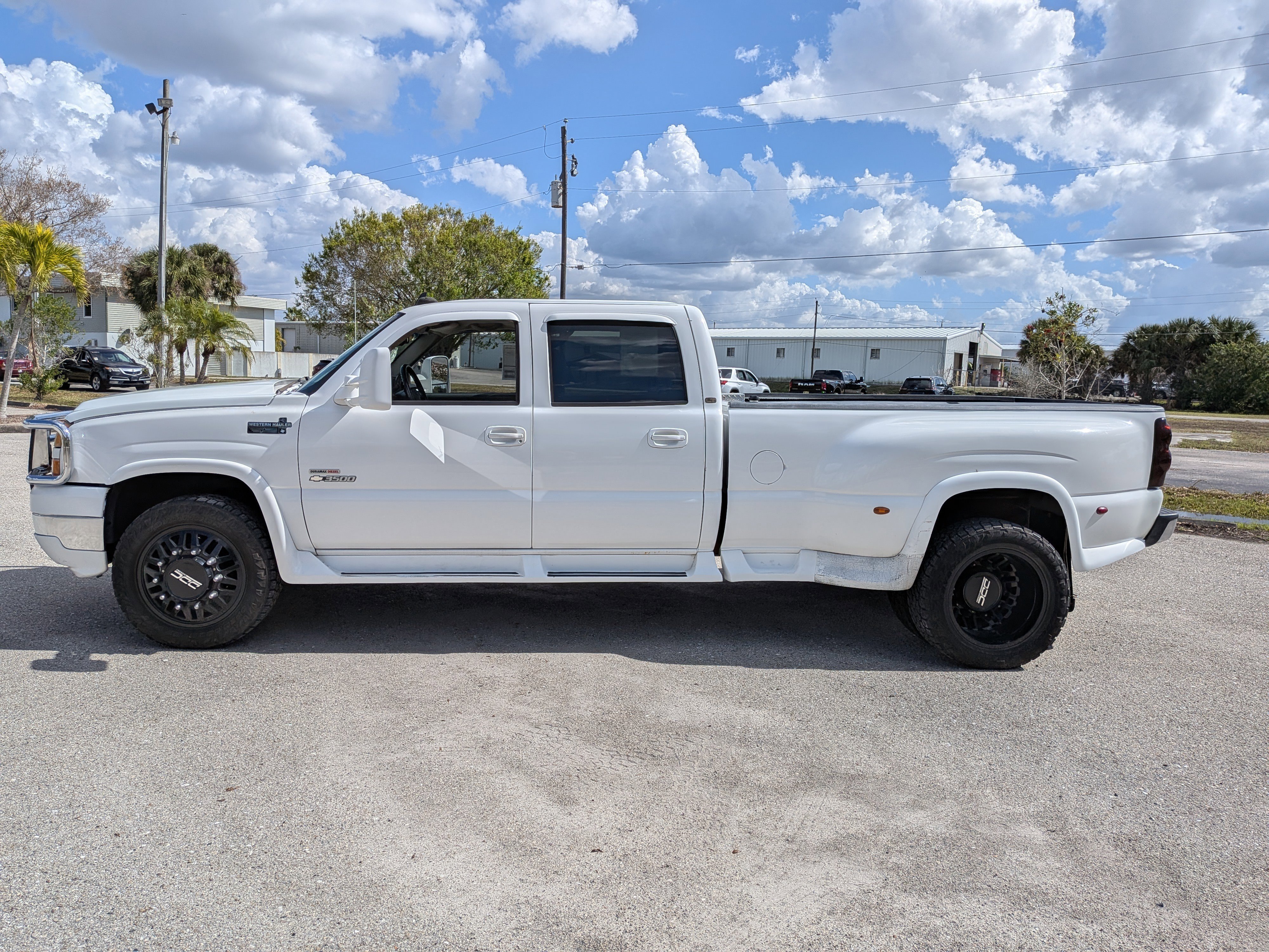 Used 2006 Chevrolet Silverado 3500 LT w/ Onstar Plus Package image 7