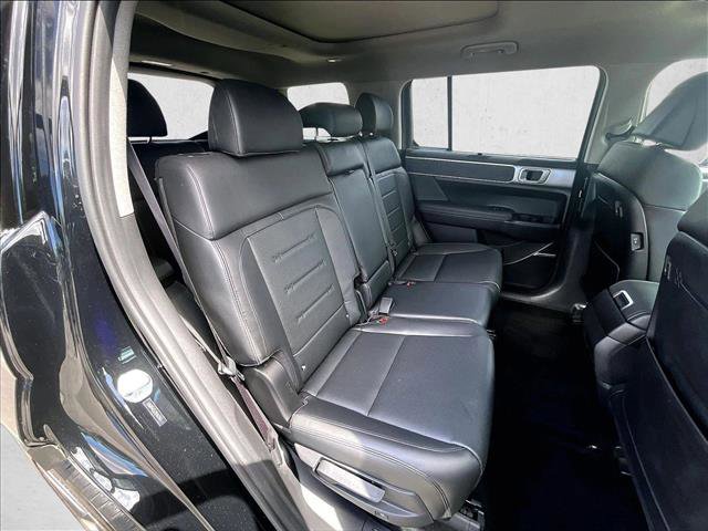 Used 2024 Hyundai Santa Fe Limited FWD image 29