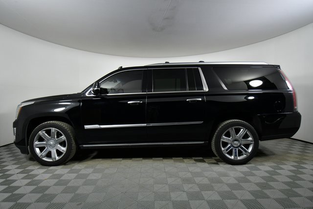 Used 2019 Cadillac Escalade ESV Premium Luxury image 2