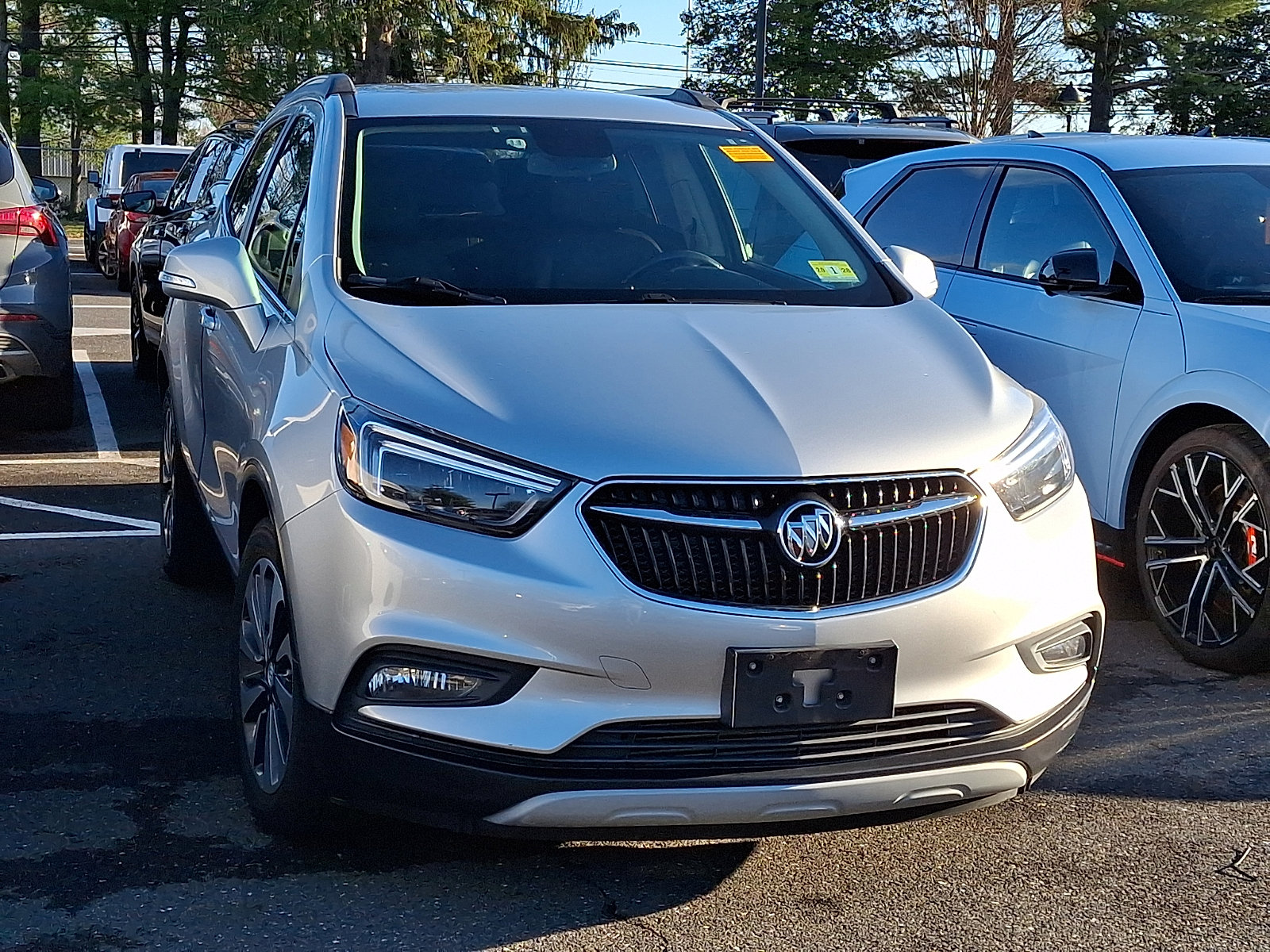 Used 2019 Buick Encore Essence image 2