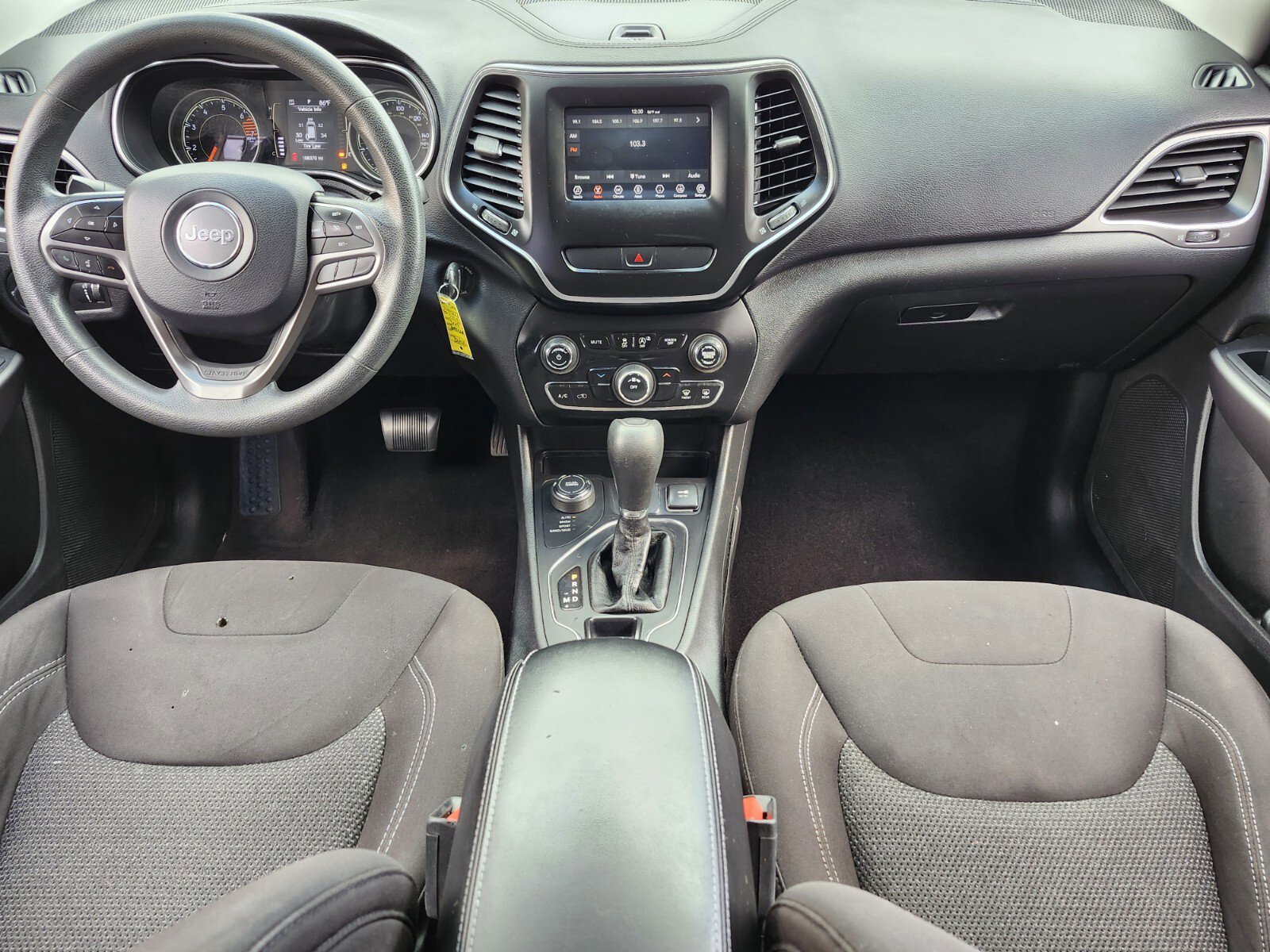 Used 2019 Jeep Cherokee Latitude w/ Popular Appearance Group image 6