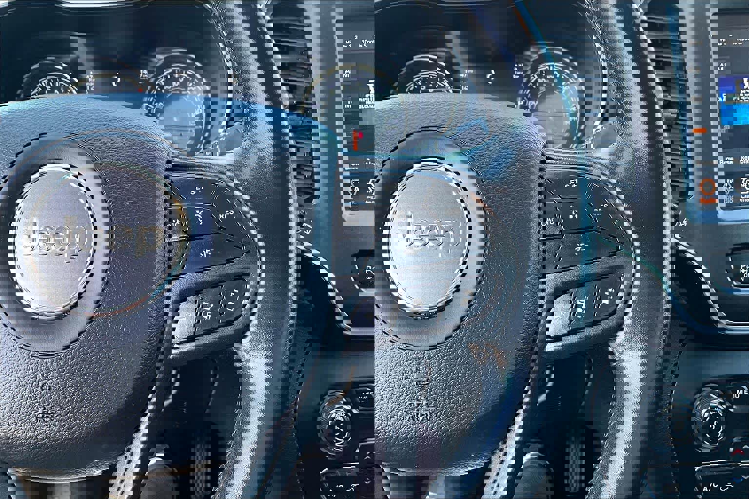 Used 2021 Jeep Cherokee Trailhawk w/ Technology Group image 23