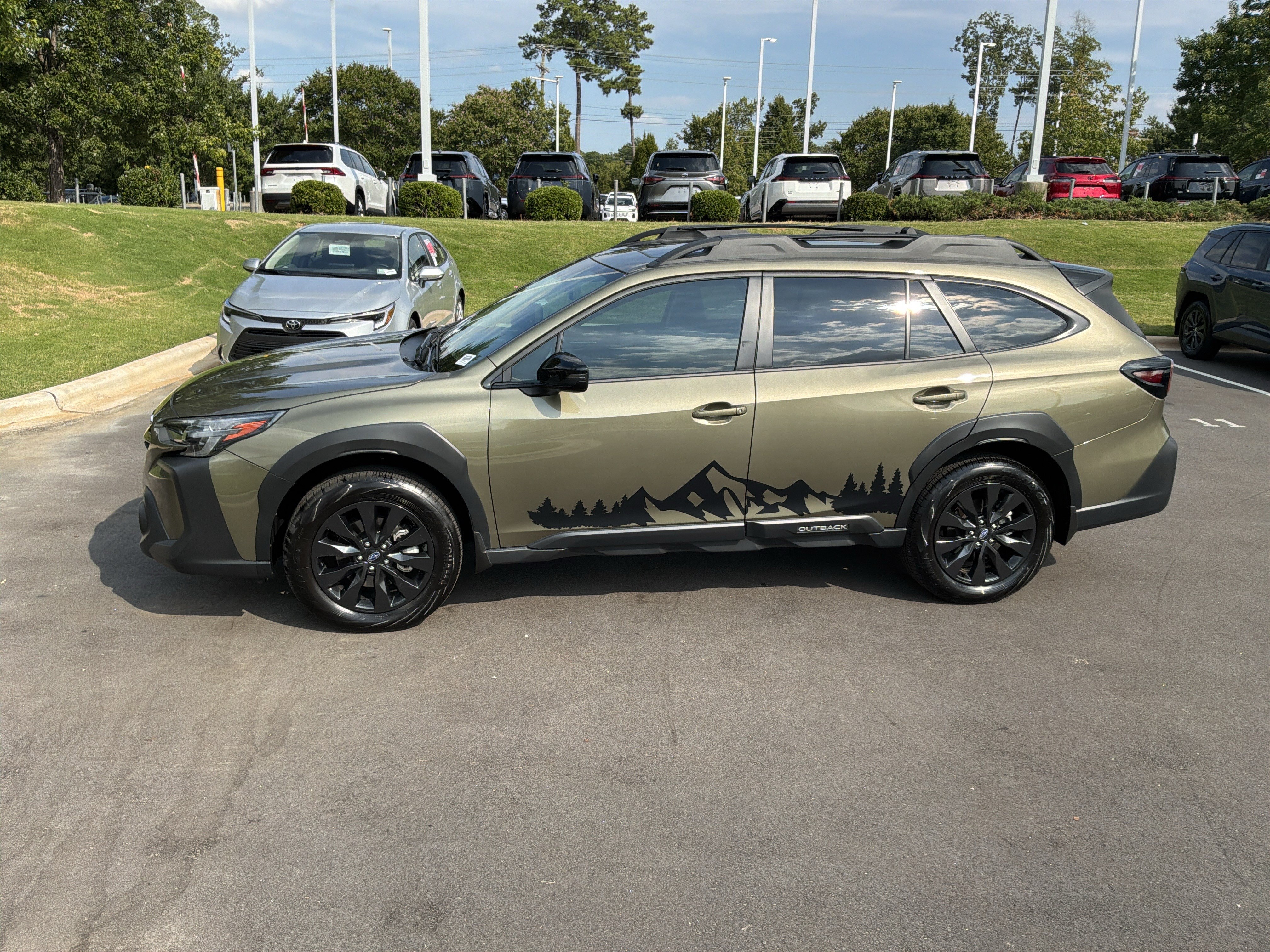 Used 2025 Subaru Outback Onyx Edition w/ Popular Package #2 AWD/4WD image 7