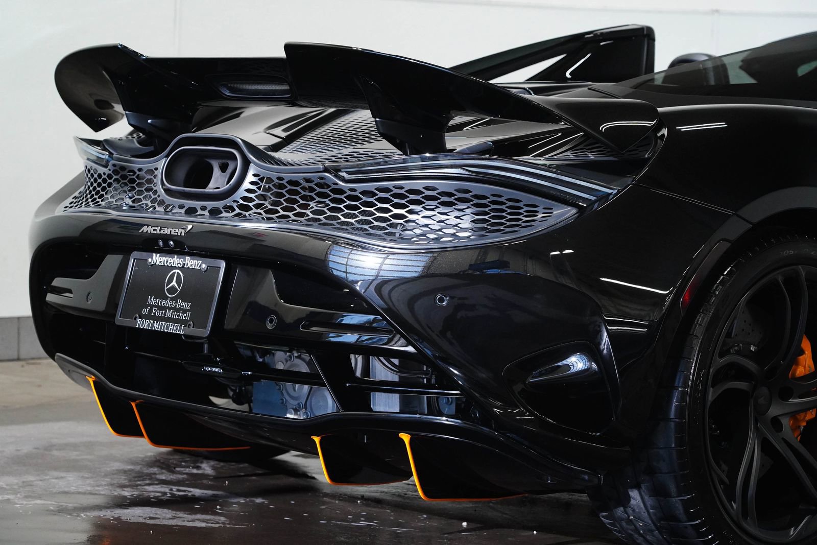 Used 2025 McLaren 750S Spider image 17