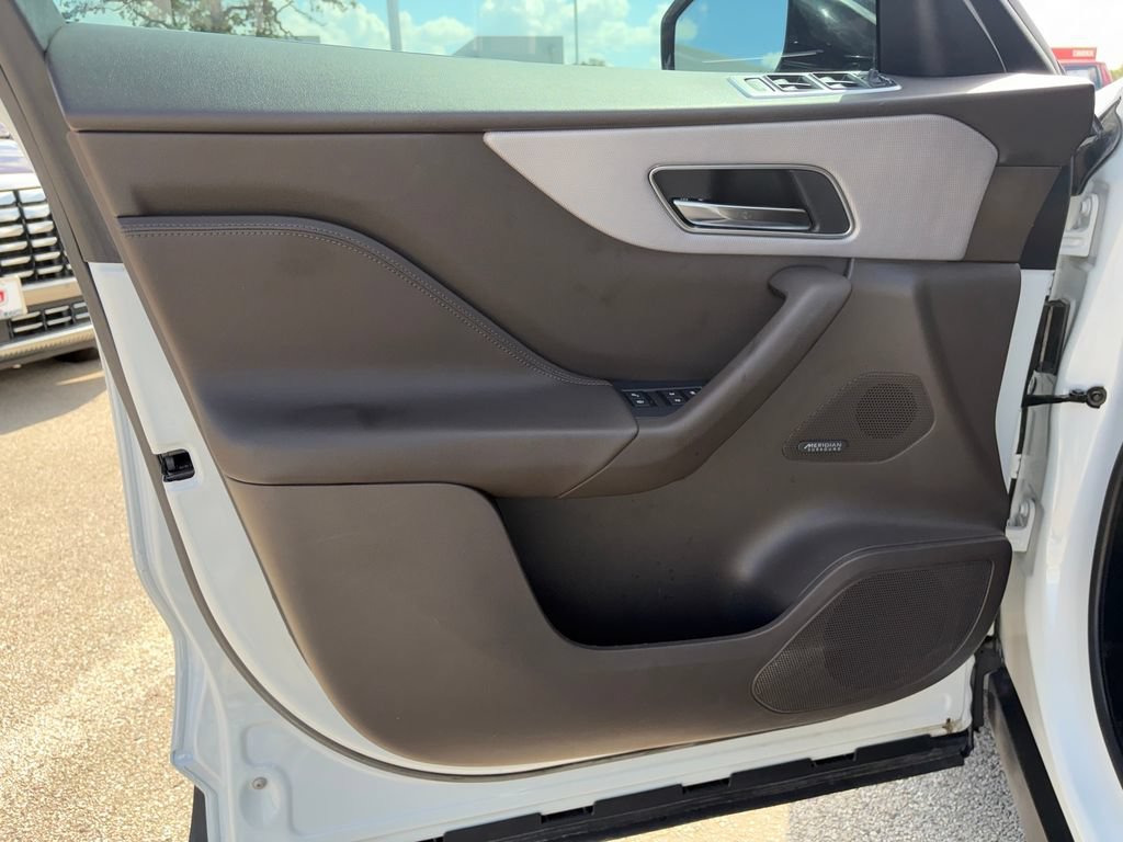 Used 2019 Jaguar F-PACE Portfolio AWD/4WD image 22