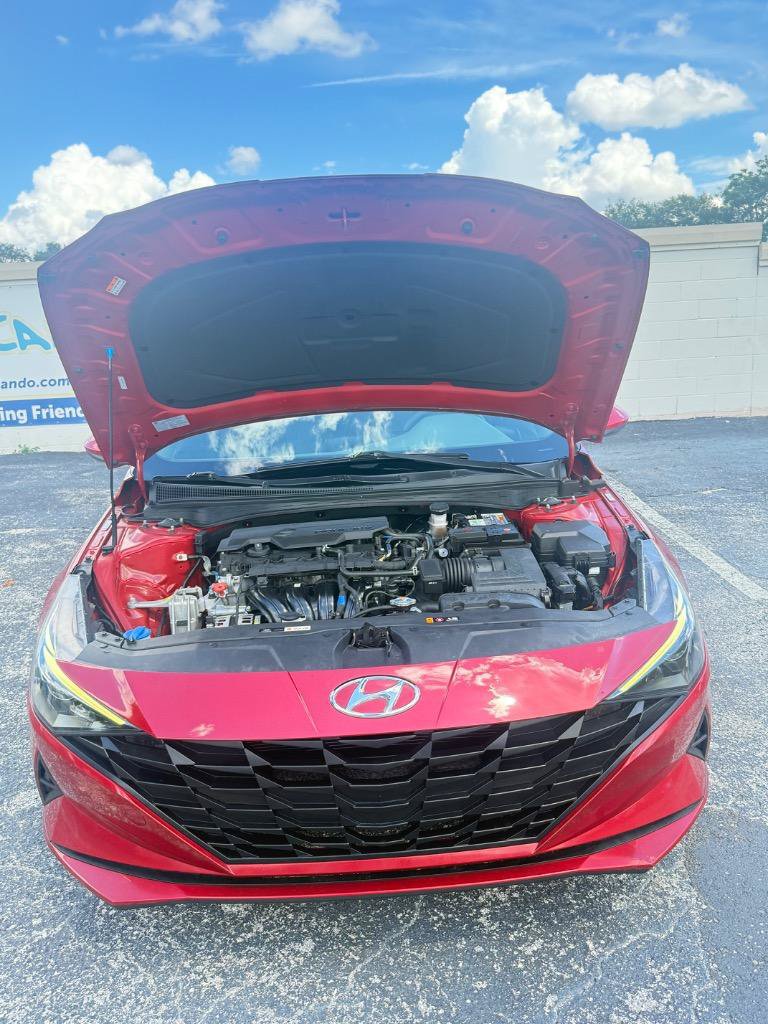 Used 2021 Hyundai Elantra SE FWD image 15