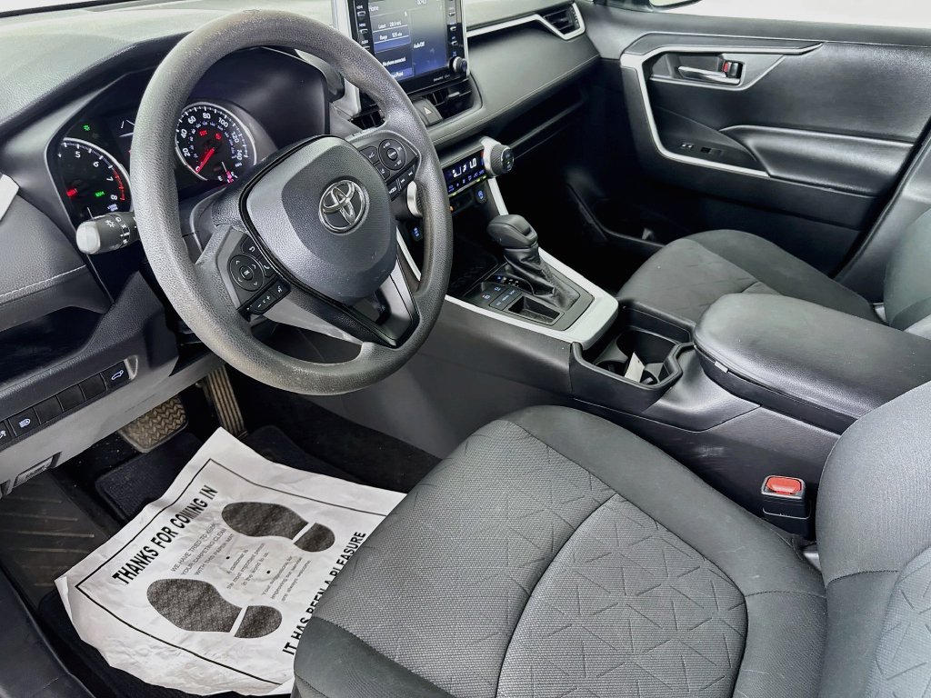 Used 2020 Toyota RAV4 XLE w/ Convenience Package FWD image 9