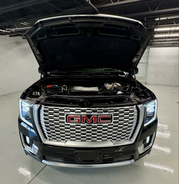 Used 2024 GMC Yukon Denali w/ Denali Reserve Package image 33