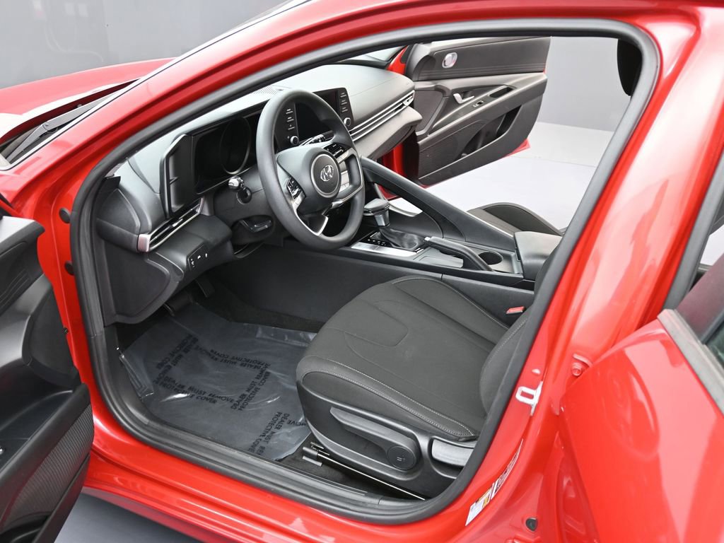 Certified 2023 Hyundai Elantra SEL w/ Preferred Accessory Package image 12