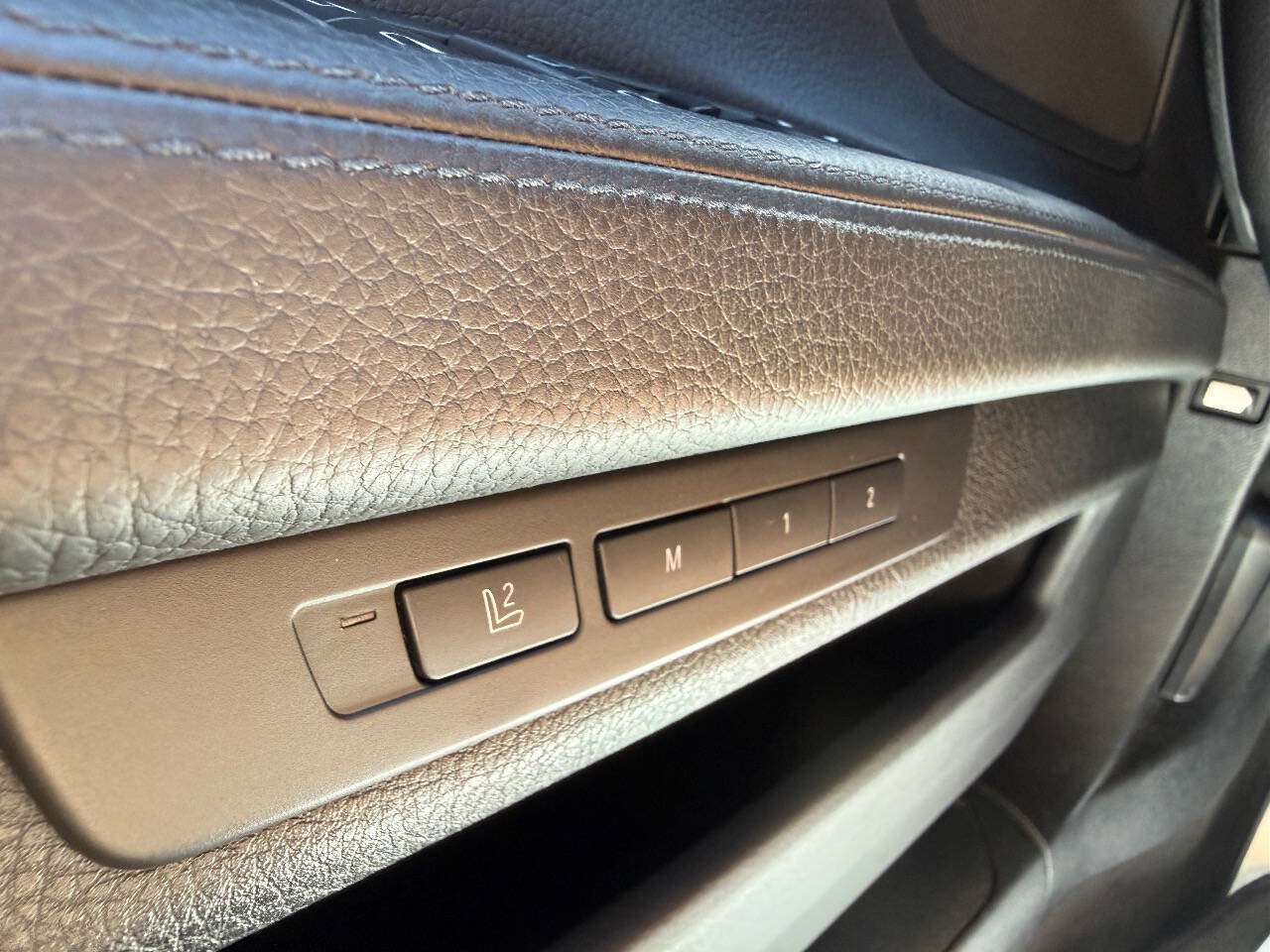 Used 2013 BMW 740Li xDrive AWD/4WD image 26