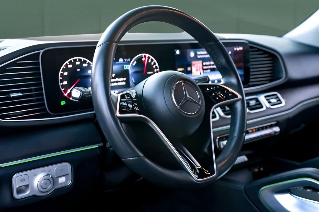 Used 2024 Mercedes-Benz GLE 450e 4MATIC w/ AMG Line Exterior image 34