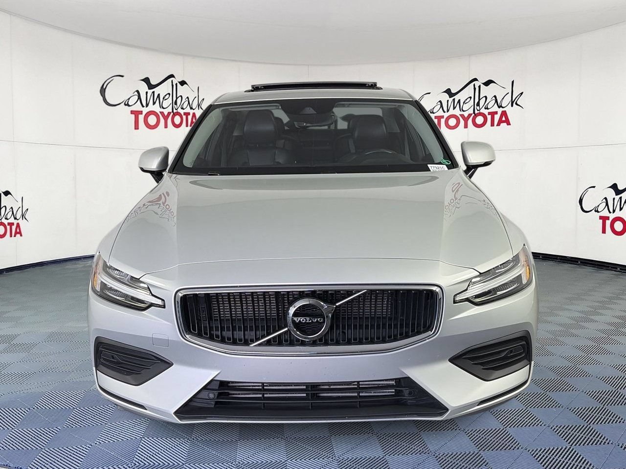 Used 2019 Volvo S60 T5 Momentum FWD image 2