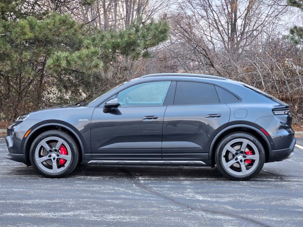 New 2025 Porsche Macan 4S Electric image 2