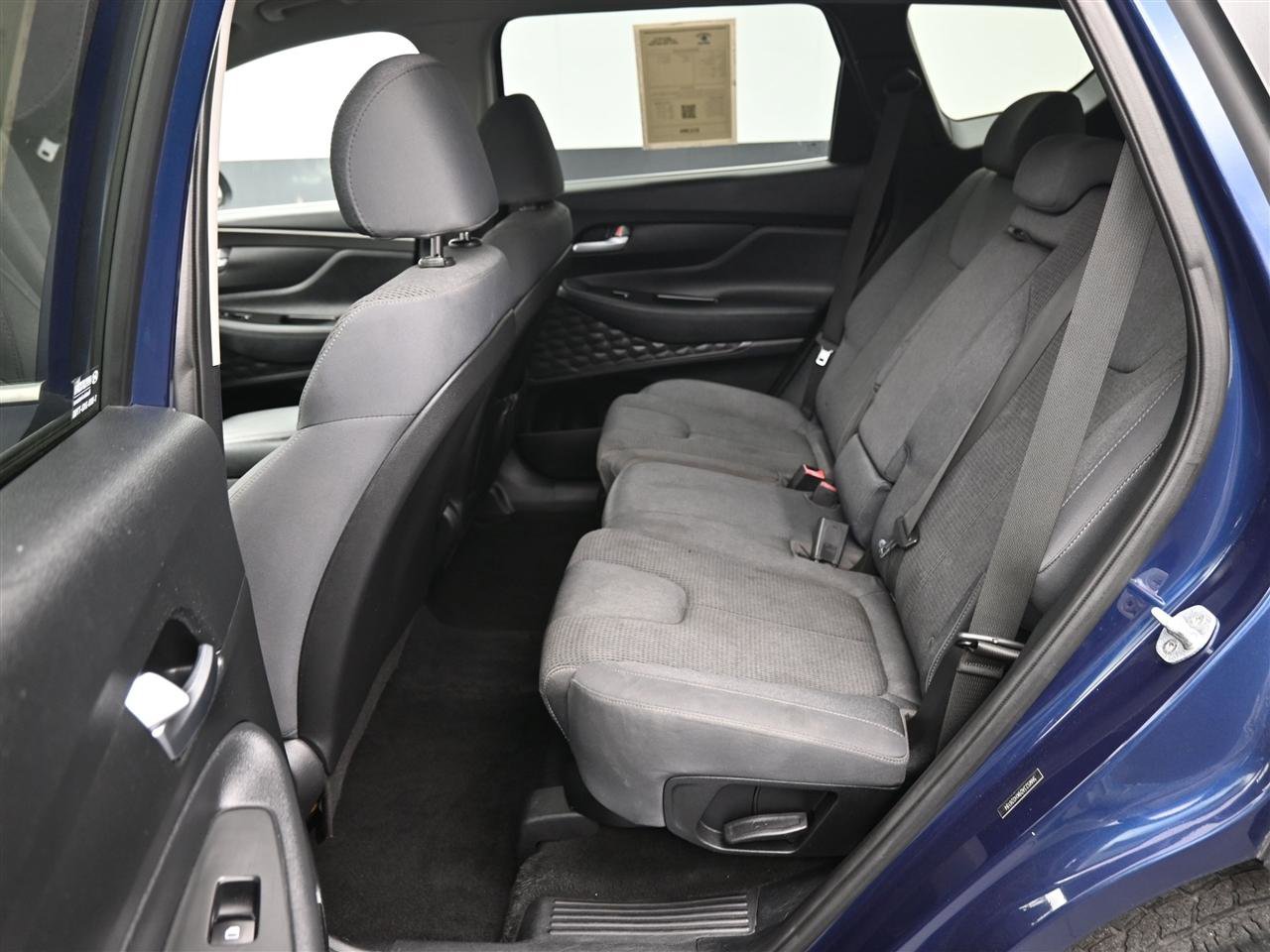 Used 2019 Hyundai Santa Fe SE image 10