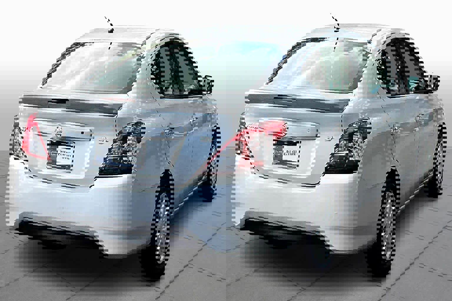 Used 2017 Nissan Versa SV image 13