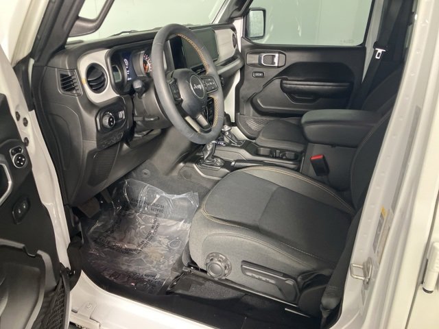 Used 2024 Jeep Gladiator Sport image 7