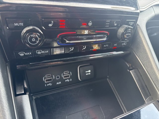 Used 2024 Jeep Grand Cherokee Altitude image 14