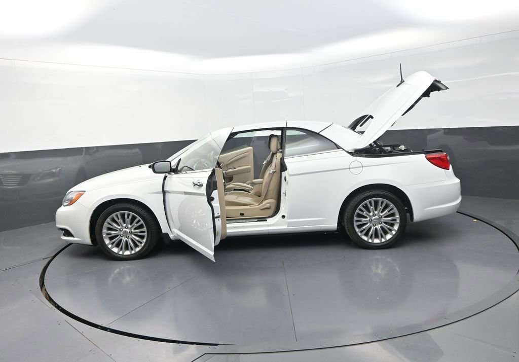 Used 2011 Chrysler 200 Limited FWD image 35