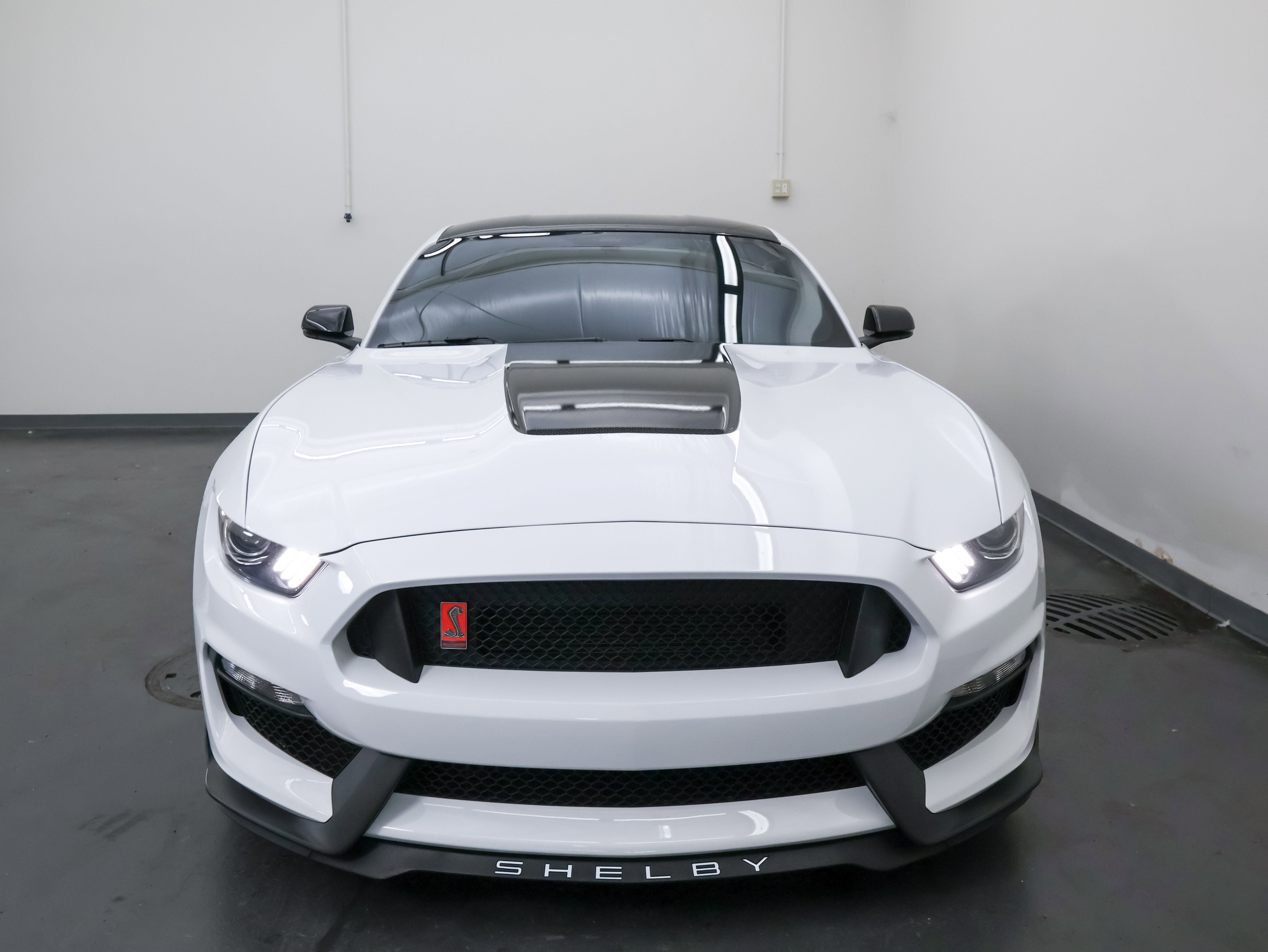 Used 2017 Ford Mustang Shelby GT350 w/ Electronics Package RWD image 9