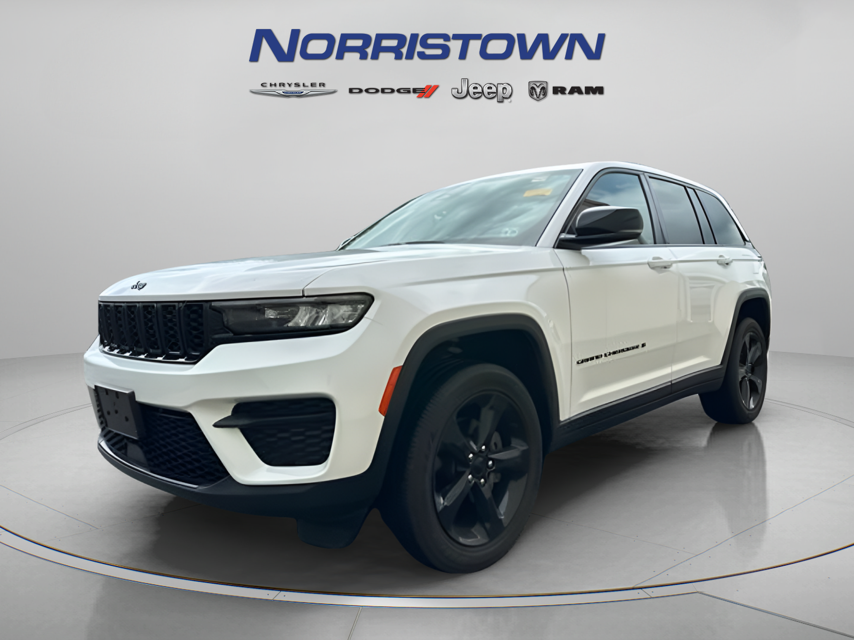 Certified 2023 Jeep Grand Cherokee Altitude AWD/4WD image 4