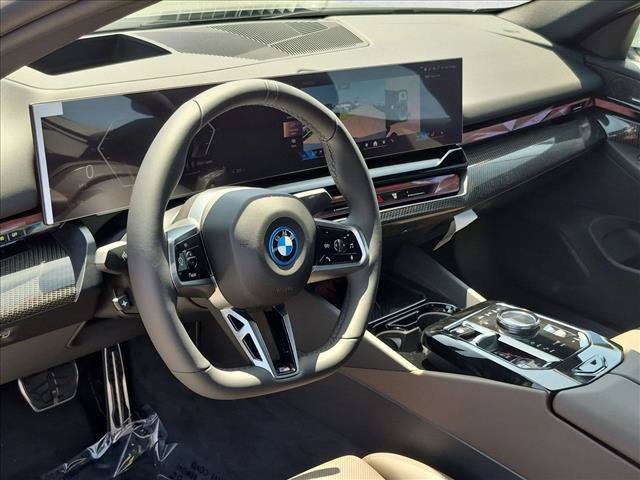 New 2027 BMW i5 eDrive40 w/ M Sport Package RWD image 3