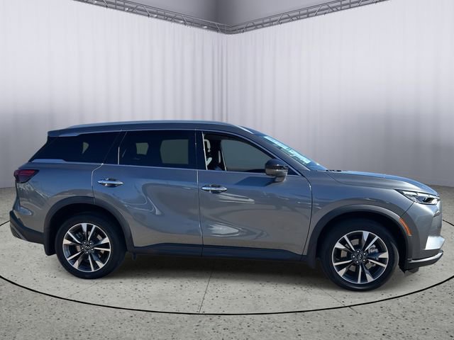 Certified 2025 INFINITI QX60 Luxe w/ Vision Package image 6