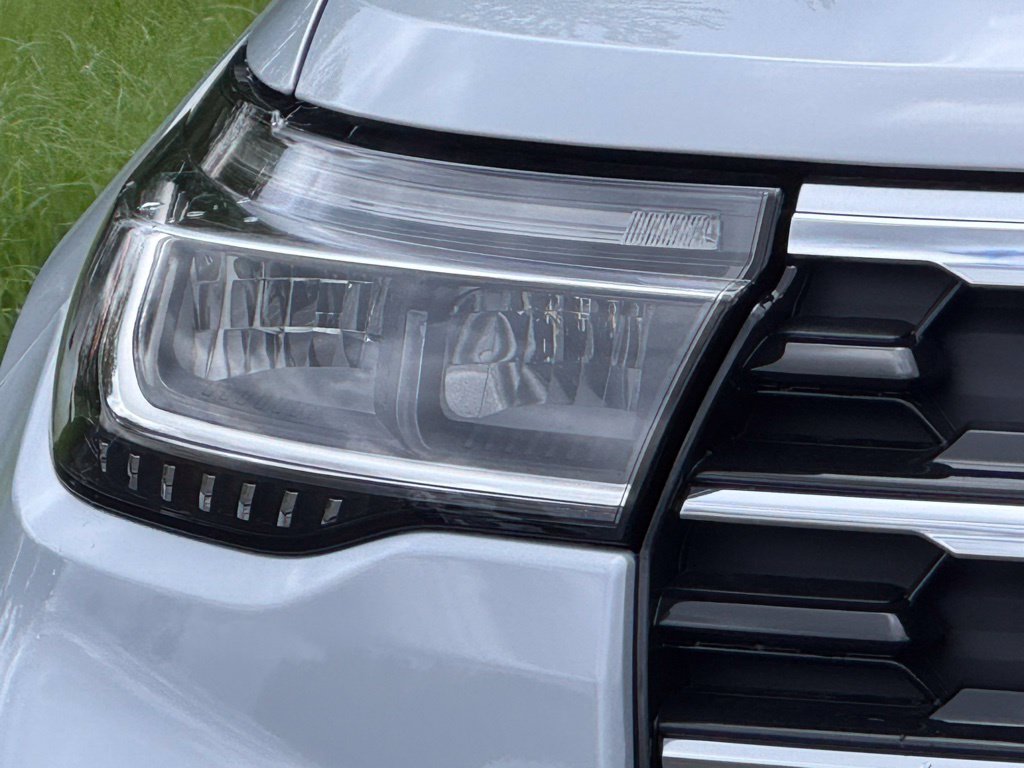 New 2026 Ford Explorer Active w/ Active Comfort Package AWD/4WD image 4