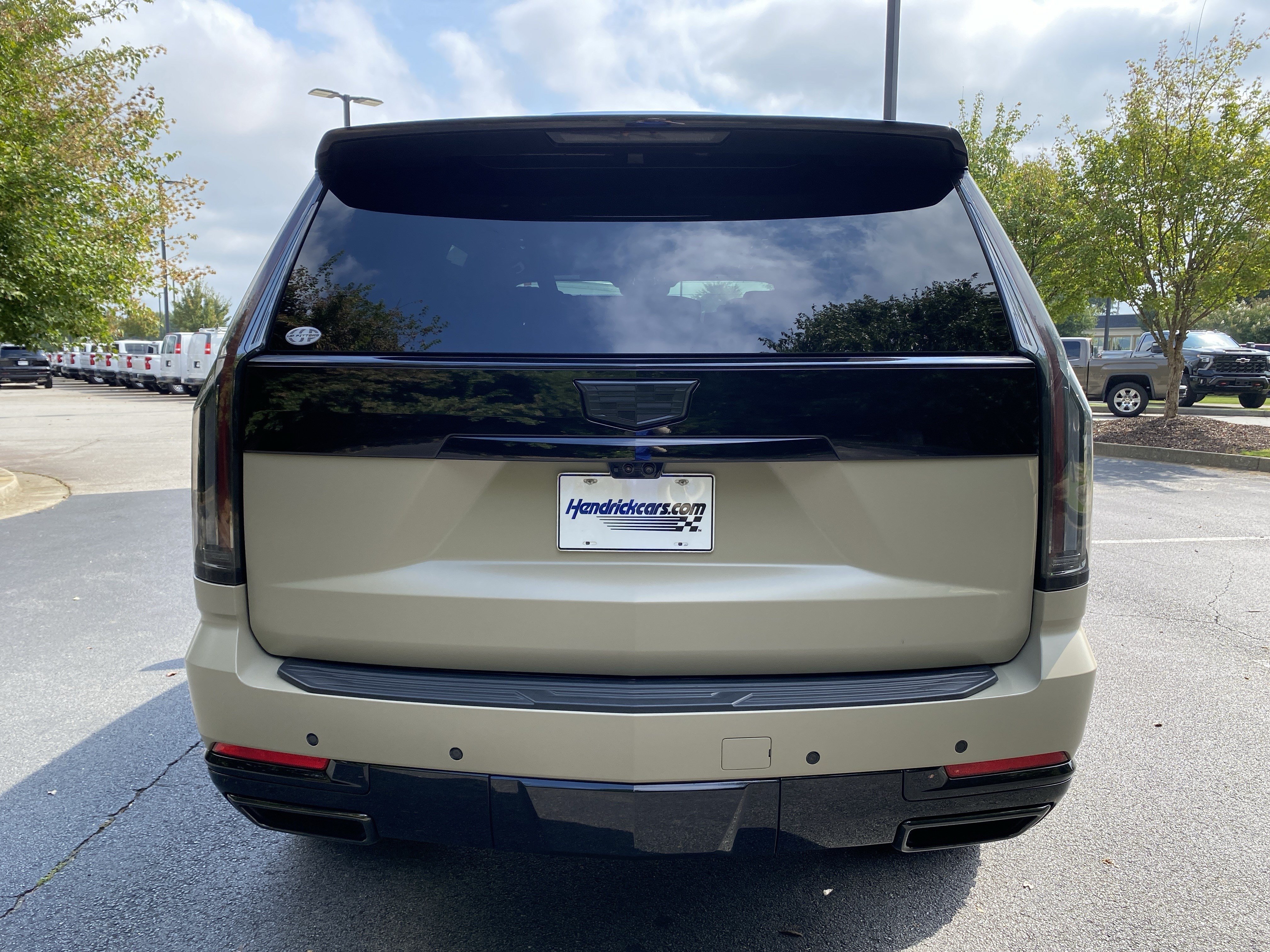 Used 2025 Cadillac Escalade Sport Platinum w/ LPO, Floor Liner Package AWD/4WD image 8