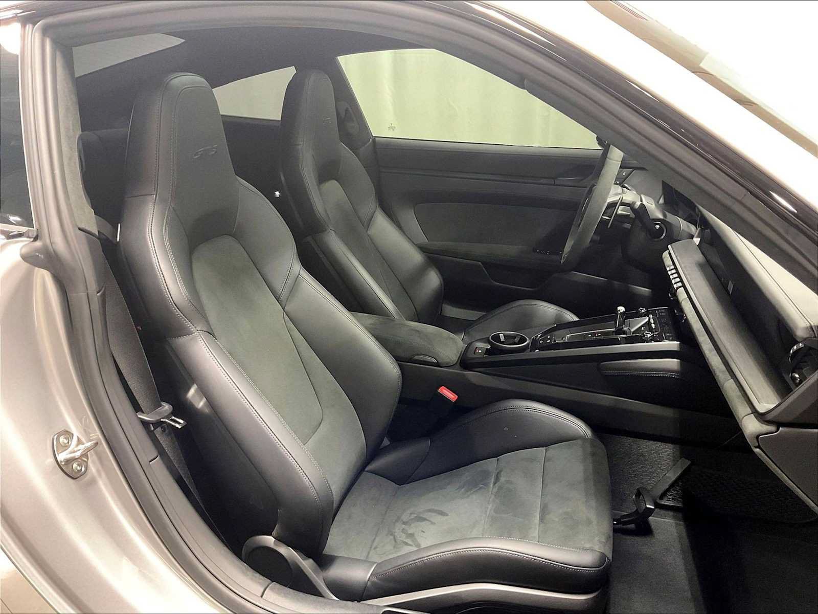 Used 2024 Porsche 911 Carrera GTS RWD image 28