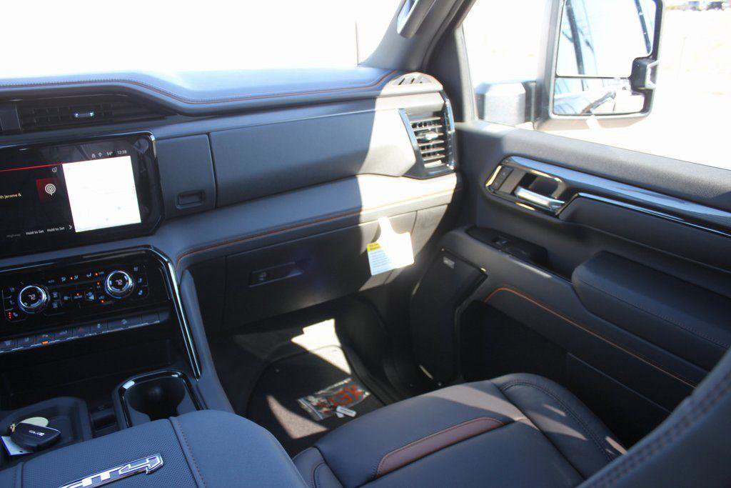 New 2026 GMC Sierra 2500 AT4 w/ AT4 Premium Plus Package AWD/4WD image 5