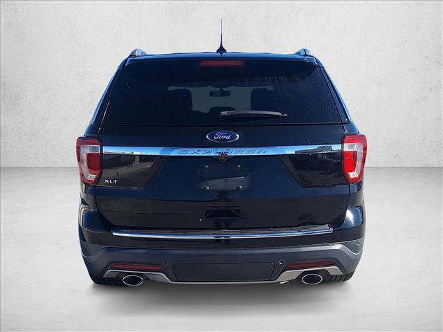Used 2018 Ford Explorer XLT w/ Equipment Group 202A image 6