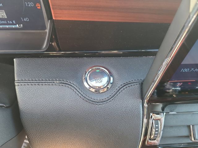 Used 2024 Lincoln Navigator Premiere AWD/4WD image 38